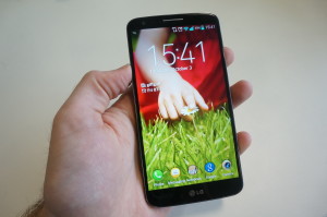LG G2 in Hand